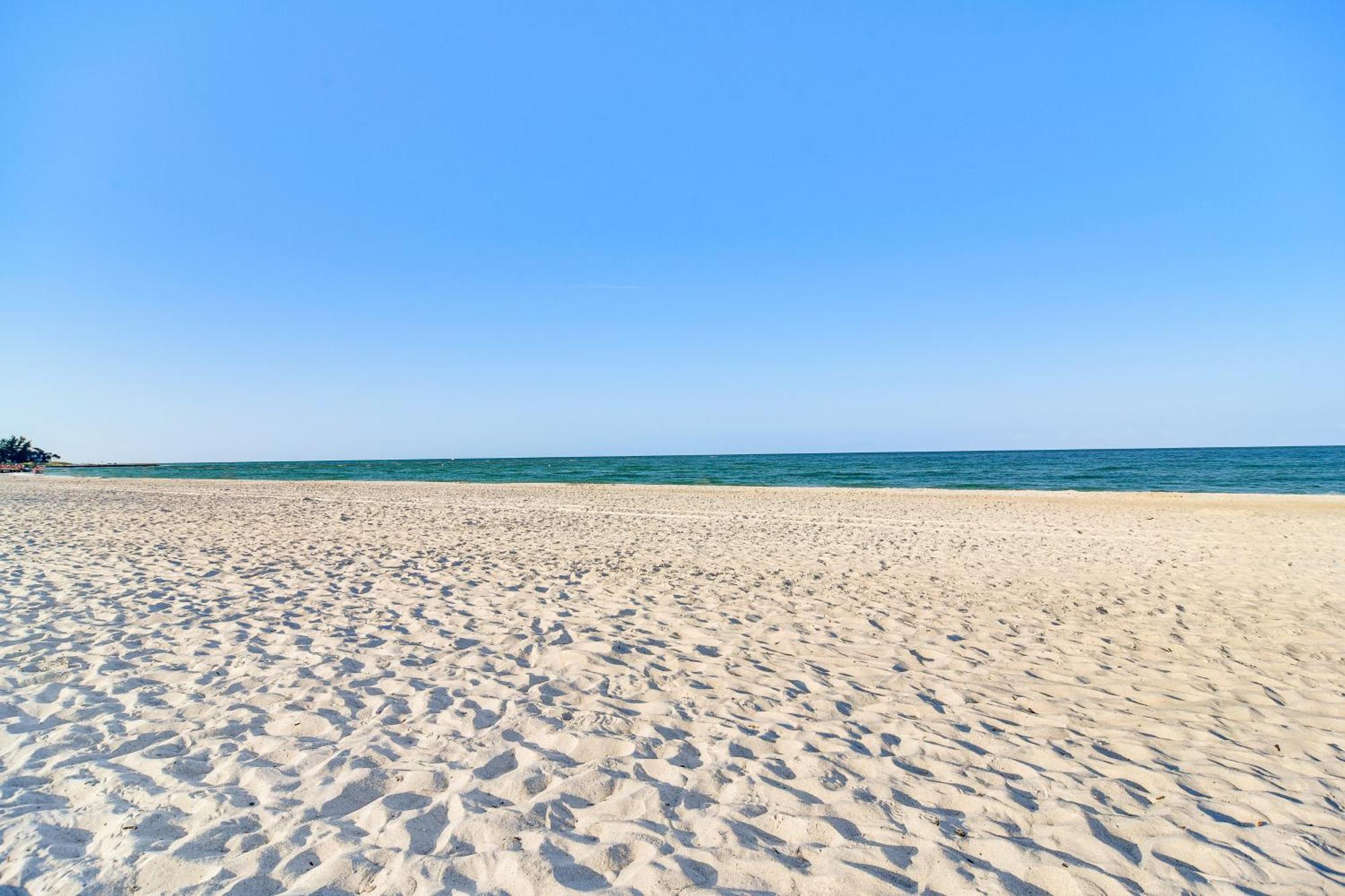 Waterfront Condo With Patio And Pool On Madeira Beach! 圣徒皮特海滩 外观 照片