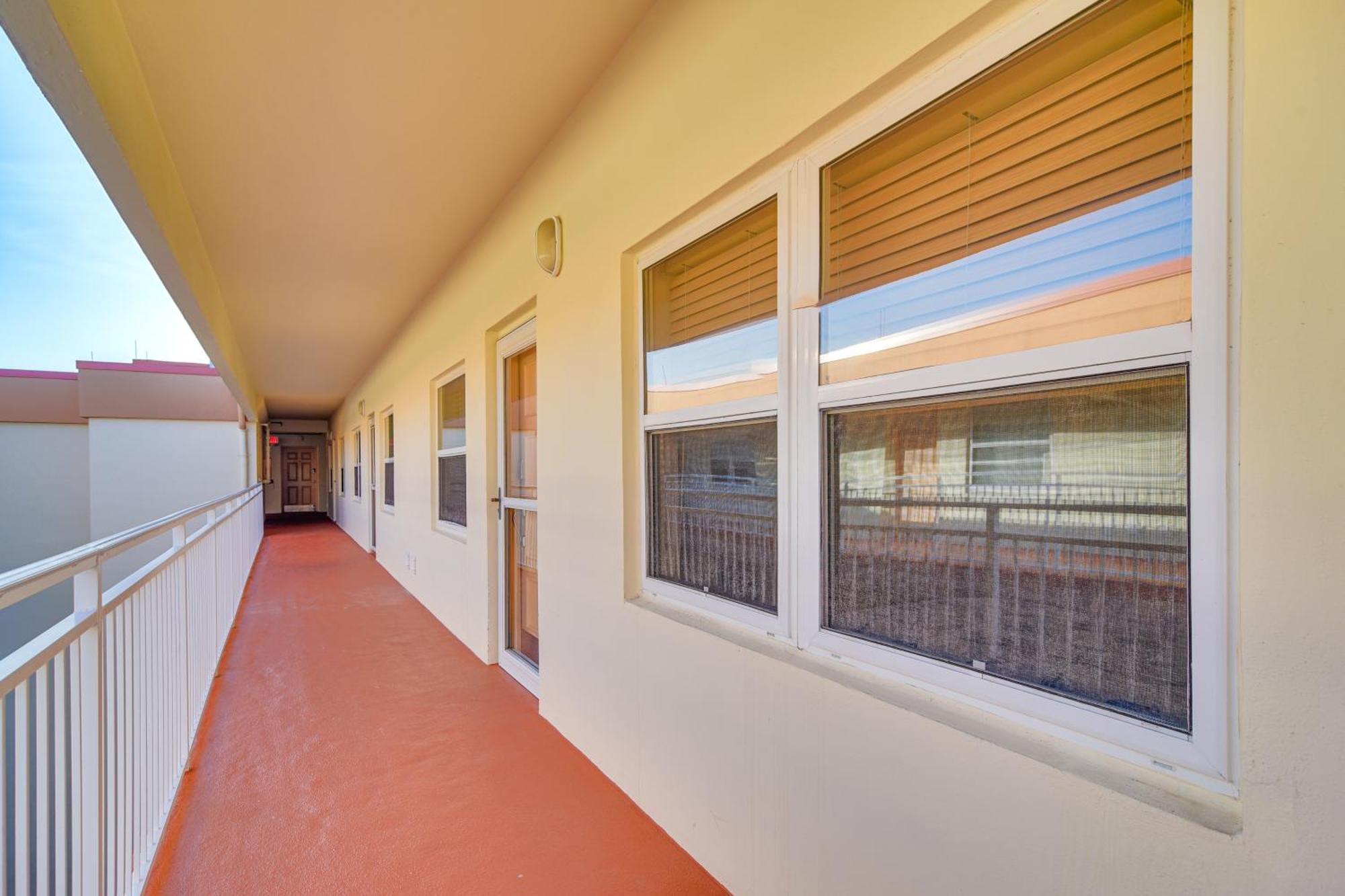 Waterfront Condo With Patio And Pool On Madeira Beach! 圣徒皮特海滩 外观 照片
